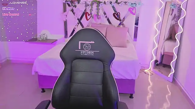 ZURY TAY online show from 10/23/25, 11:31