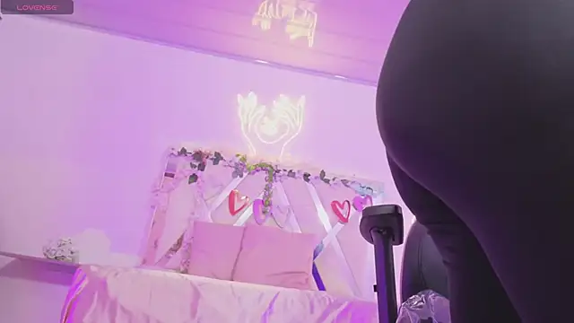 ZURY TAY online show from 11/26/25, 11:33