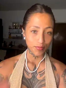 Snapshot of rih4nnna chatting on 12/16/25, 04:06 rih4nnna online show from 12/16/25, 04:06