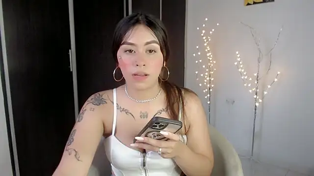 Darlyn big online show from 11/19/25, 09:15