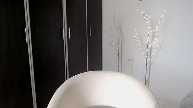 Darlyn big online show from 11/20/25, 07:13