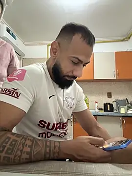 MiaKiittyy online show from 10/21/25, 08:53