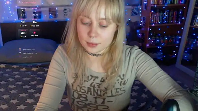 Snapshot of s1lvercherub chatting on 05/16/26, 08:07 s1lvercherub online show from 05/16/26, 08:07