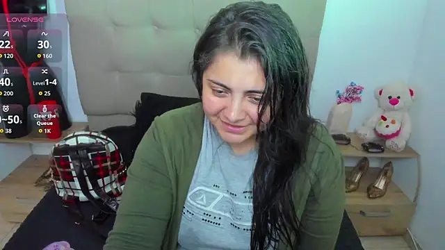 TifanyAmazinng online show from 11/04/25, 12:26