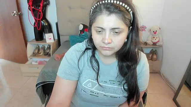 TifanyAmazinng online show from 12/05/25, 12:25