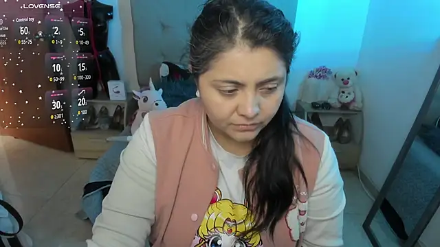 TifanyAmazinng online show from 12/17/25, 12:22