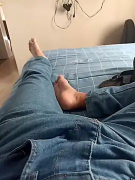 Snapshot of comobucetinhas chatting on 09/08/25, 06:40 comobucetinhas online show from 09/08/25, 06:40