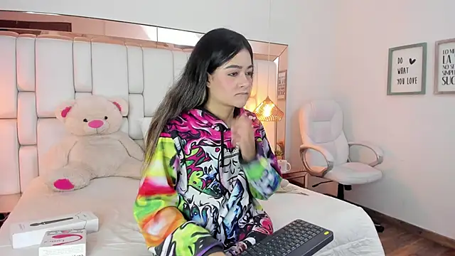 ValeriaPrado online show from 09/27/25, 08:03