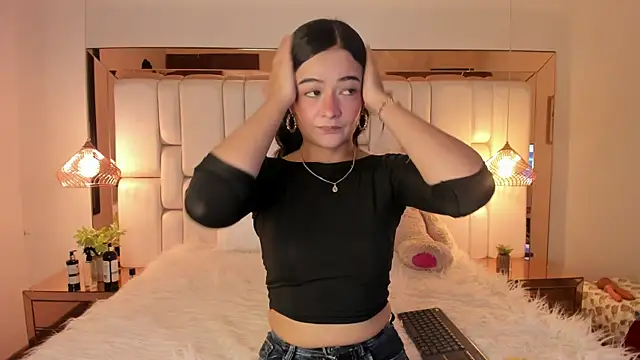 ValeriaPrado online show from 10/03/25, 07:44