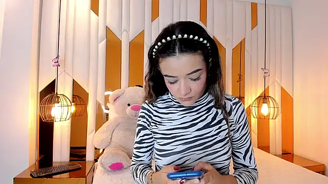 ValeriaPrado online show from 12/16/25, 07:52