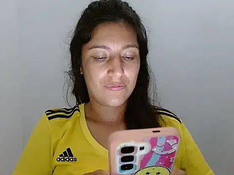 SarahFriendly online show from 06/18/26, 12:44
