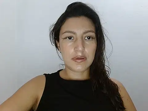 Snapshot of SarahFriendly chatting on 08/02/26, 12:09 SarahFriendly online show from 08/02/26, 12:09