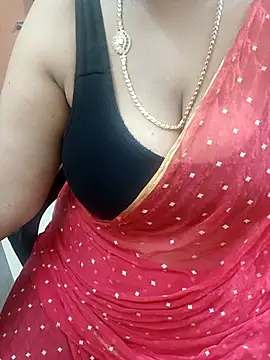 Snapshot of tami_lavanya chatting on 10/24/25, 04:03 tami lavanya online show from 10/24/25, 04:03