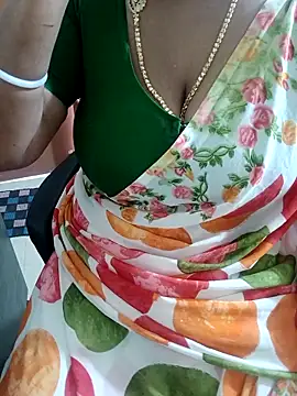 Snapshot of tami_lavanya chatting on 10/27/25, 10:08 tami lavanya online show from 10/27/25, 10:08