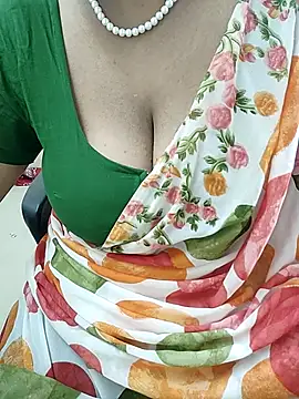 Snapshot of tami_lavanya chatting on 11/21/25, 07:01 tami lavanya online show from 11/21/25, 07:01