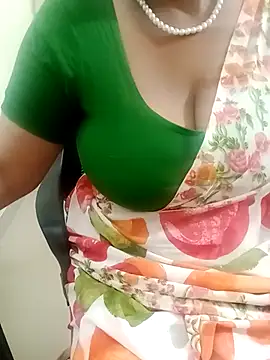 Snapshot of tami_lavanya chatting on 12/15/25, 05:17 tami lavanya online show from 12/15/25, 05:17