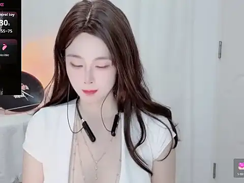 Snapshot of yiyi-zh chatting on 07/18/26, 03:11 yiyi-zh online show from 07/18/26, 03:11