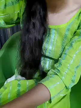 Snapshot of Aarti-kumri chatting on 09/23/25, 05:54 Aarti-kumri online show from 09/23/25, 05:54