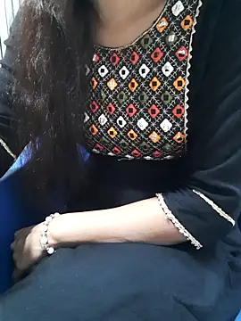 Snapshot of Aarti-kumri chatting on 10/05/25, 08:23 Aarti-kumri online show from 10/05/25, 08:23