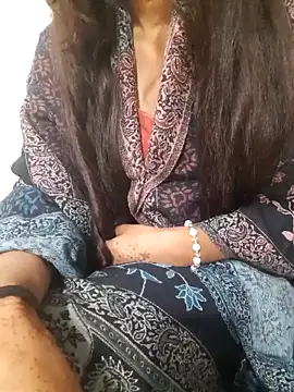 Snapshot of Aarti-kumri chatting on 10/15/25, 10:21 Aarti-kumri online show from 10/15/25, 10:21