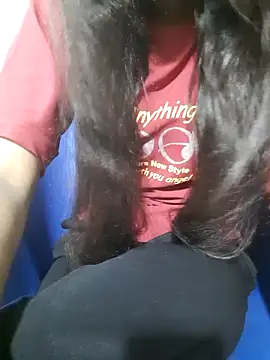Snapshot of Aarti-kumri chatting on 10/27/25, 12:42 Aarti-kumri online show from 10/27/25, 12:42