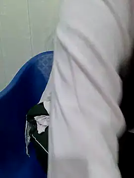 Aarti-kumri online show from 10/31/25, 10:27