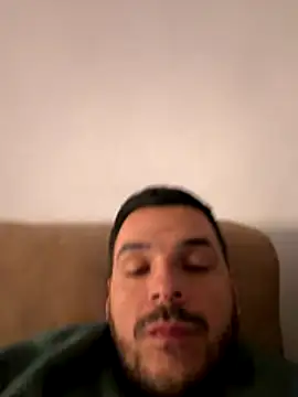 Snapshot of elvergon2023 chatting on 11/21/25, 12:04 elvergon2023 online show from 11/21/25, 12:04