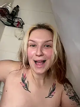 Snapshot of EileenKenner chatting on 02/02/26, 07:23 EileenKenner online show from 02/02/26, 07:23