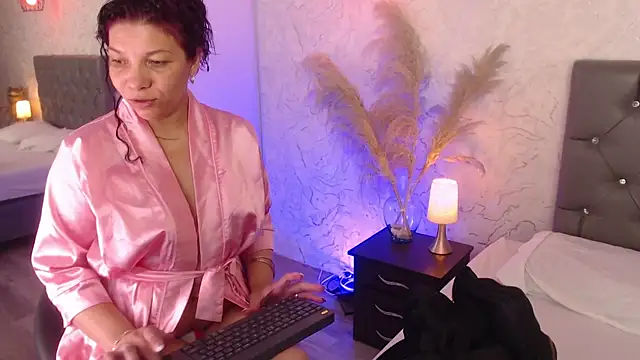 Serena Houstonn online show from 06/16/26, 10:29