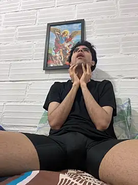 Axel-Mejia online show from 10/23/25, 01:43