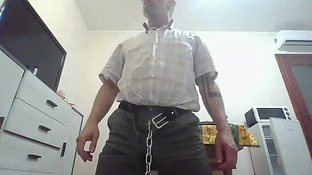 Snapshot of Lynceus chatting on 05/18/26, 05:19 Lynceus online show from 05/18/26, 05:19