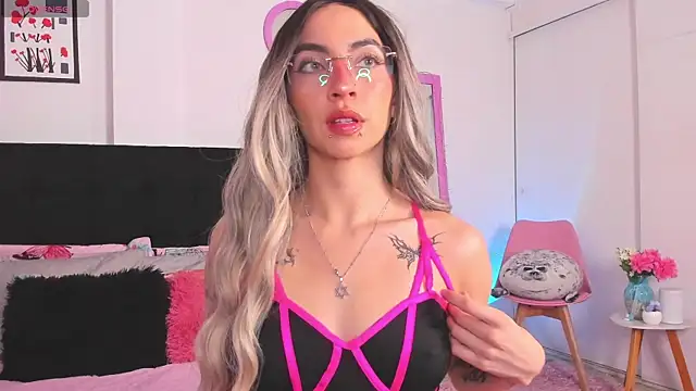 Snapshot of Aryane_art_ chatting on 11/05/25, 11:38 Aryane art online show from 11/05/25, 11:38