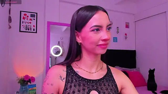 Snapshot of Aryane_art_ chatting on 02/13/26, 02:35 Aryane art online show from 02/13/26, 02:35