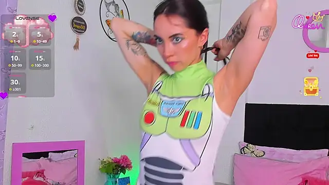 Snapshot of Aryane_art_ chatting on 03/07/26, 11:24 Aryane art online show from 03/07/26, 11:24