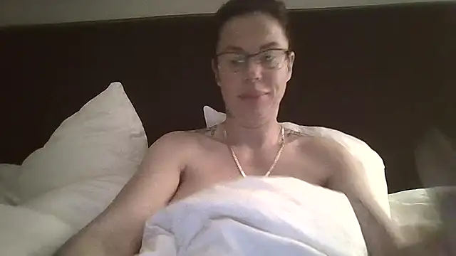 Snapshot of sexygilf82 chatting on 03/06/26, 11:01 sexygilf82 online show from 03/06/26, 11:01