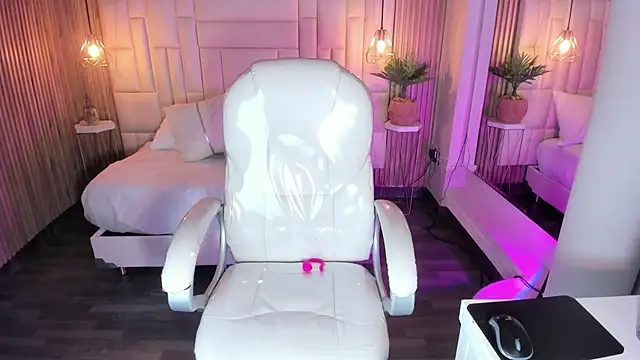 DulceGreem online show from 10/20/25, 11:54