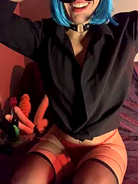 Snapshot of MaskeliParti chatting on 11/23/25, 09:42 MaskeliParti online show from 11/23/25, 09:42