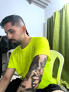 giannis090 online show from 10/15/25, 04:01