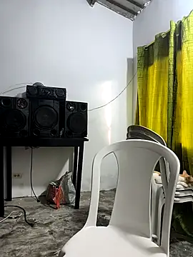 giannis090 online show from 10/16/25, 09:38