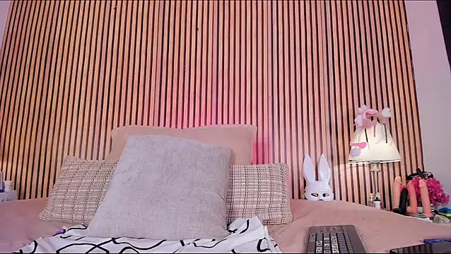 keeyla stone online show from 11/12/25, 08:30