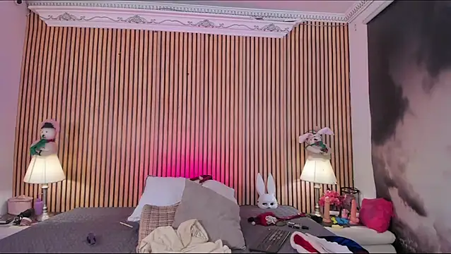 Snapshot of keeyla_stone chatting on 12/21/25, 09:44 keeyla stone online show from 12/21/25, 09:44