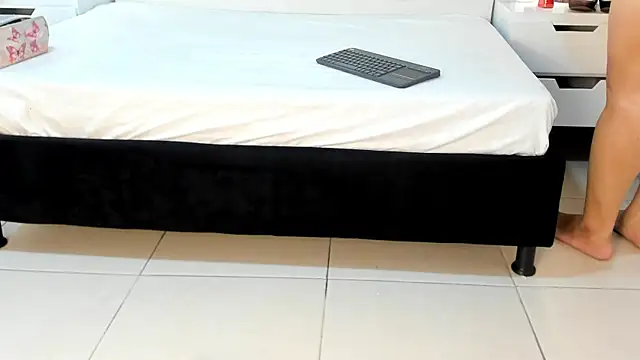 VanessaHard as online show from 09/13/25, 03:45