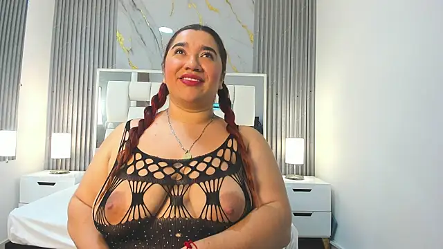 VanessaHard as online show from 10/15/25, 05:02