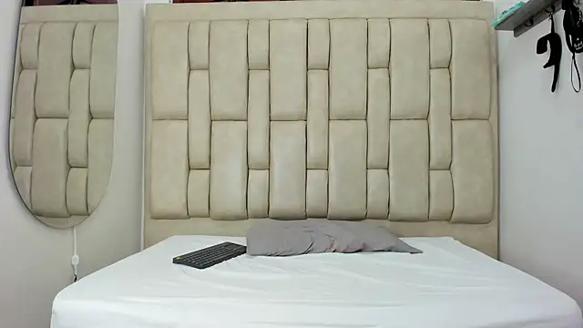 ZafiroAndFlynn online show from 09/12/25, 08:09