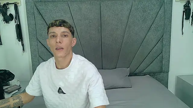 ZafiroAndFlynn online show from 07/09/26, 02:37