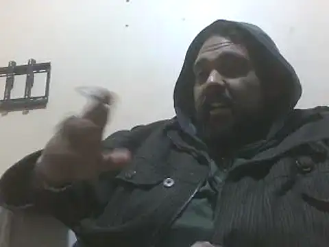 Snapshot of elpoop7305 chatting on 01/07/26, 01:13 elpoop7305 online show from 01/07/26, 01:13