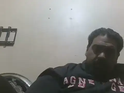 Snapshot of elpoop7305 chatting on 03/21/26, 11:26 elpoop7305 online show from 03/21/26, 11:26