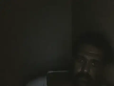 Snapshot of elpoop7305 chatting on 05/27/26, 07:33 elpoop7305 online show from 05/27/26, 07:33