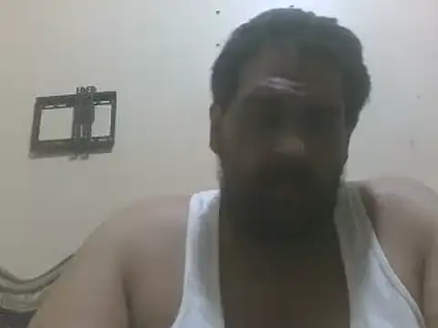 Snapshot of elpoop7305 chatting on 05/31/26, 10:11 elpoop7305 online show from 05/31/26, 10:11