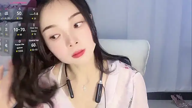 Snapshot of Tangbao-Baby chatting on 12/21/25, 12:01 Tangbao-Baby online show from 12/21/25, 12:01